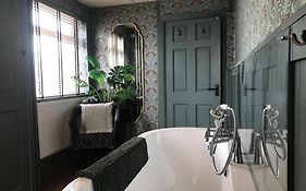 Pondside Cottage